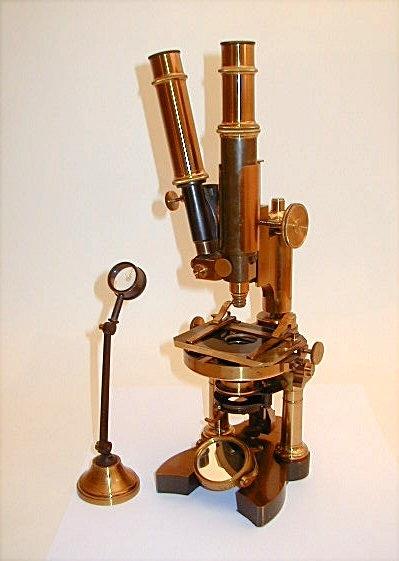 Nachet Mikroskop
