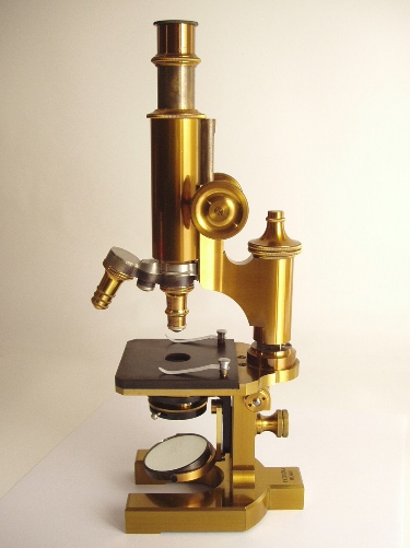 Koristka Milano Mikroskop